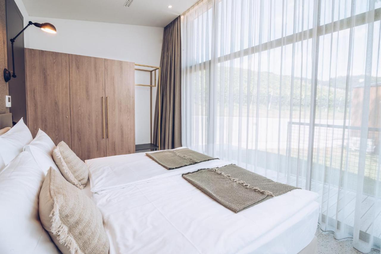 Tri Lucke Hotel & Restaurant Кршко Экстерьер фото